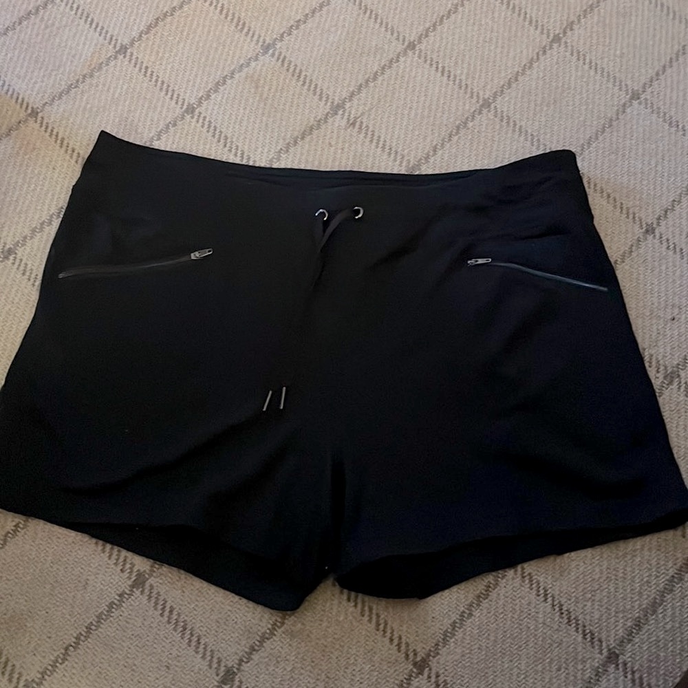 Active Life Black Nylon/spandex shorts.  XXL.